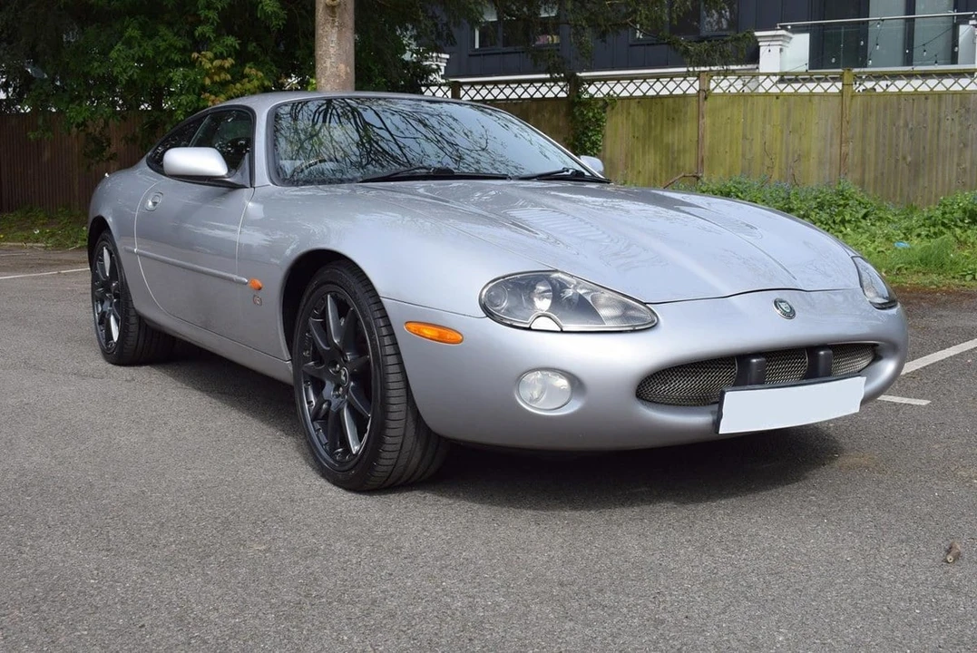 2002 Jaguar X100 XKR - Image 2 of 30
