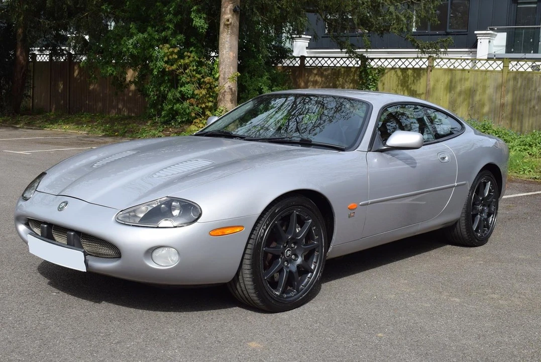 2002 Jaguar X100 XKR - Image 12 of 30