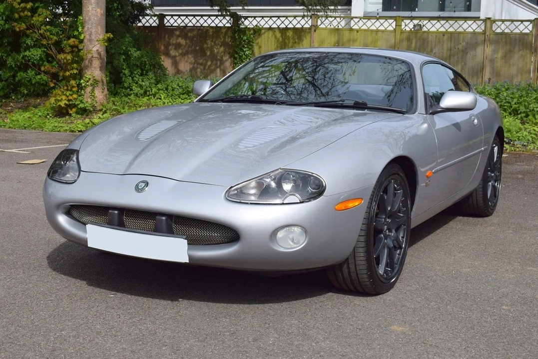 2002 Jaguar X100 XKR - Image 9 of 30