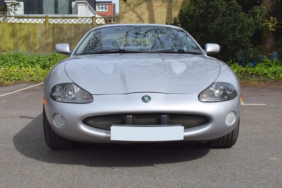 2002 Jaguar X100 XKR - Image 8 of 30