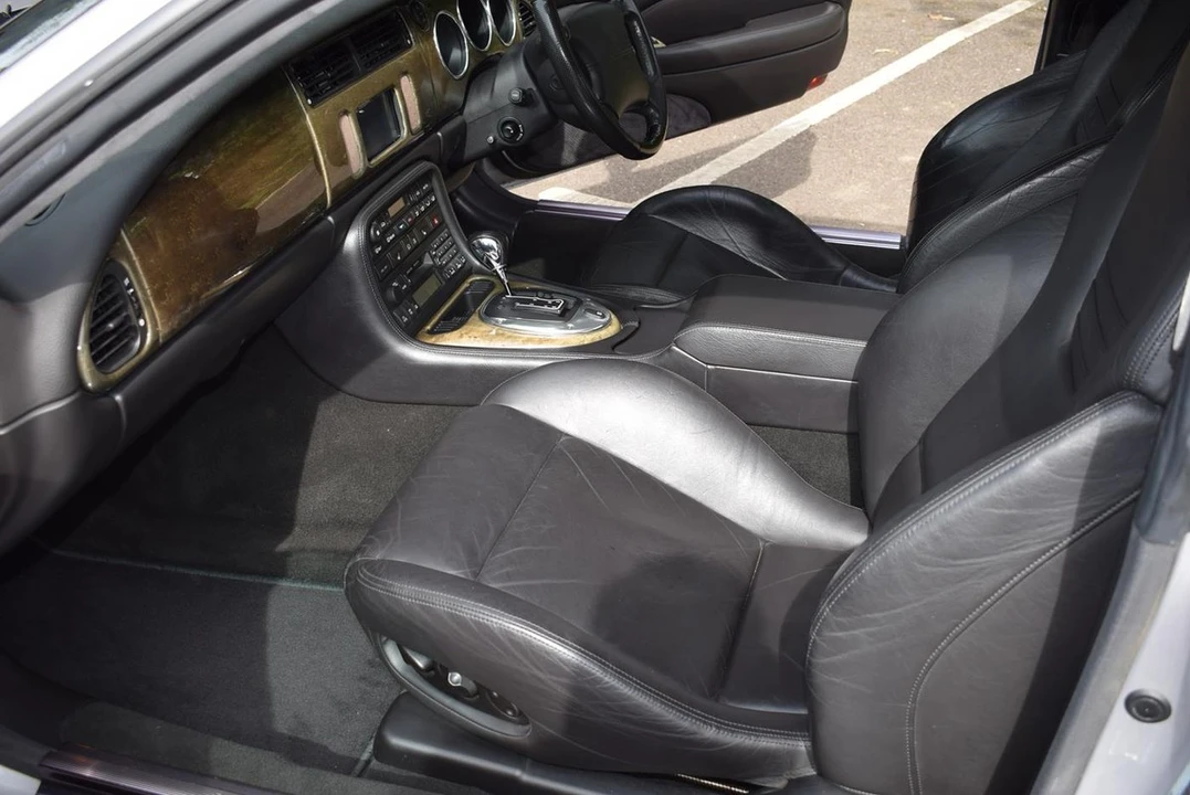 2002 Jaguar X100 XKR - Image 24 of 30
