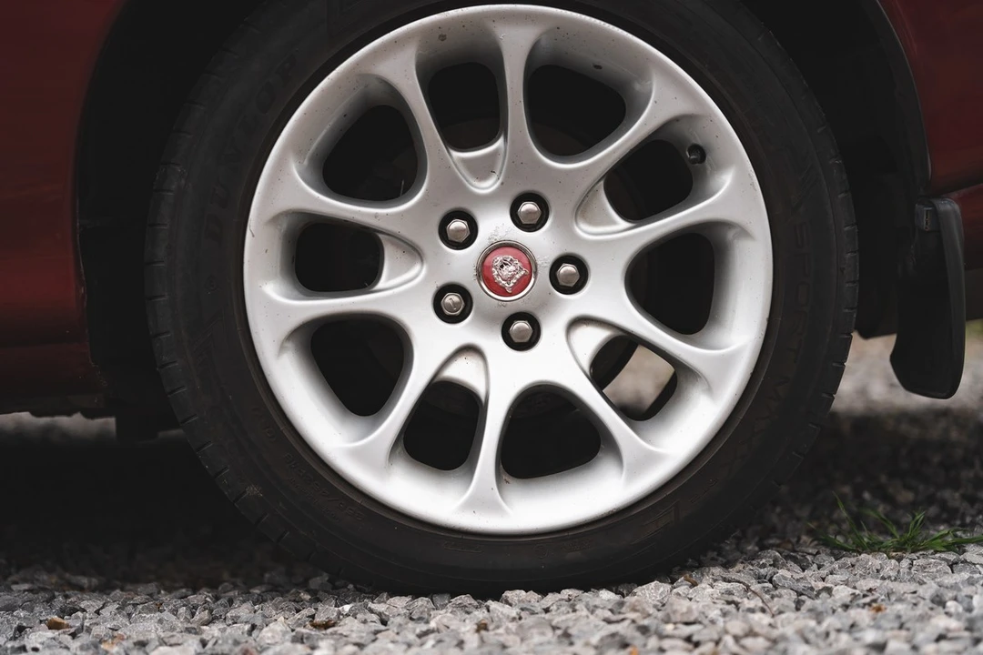2002 Jaguar X100 XKR - Image 22 of 30