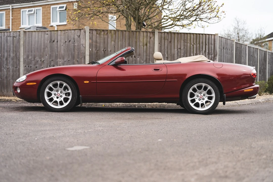 2002 Jaguar X100 XKR - Image 2 of 30