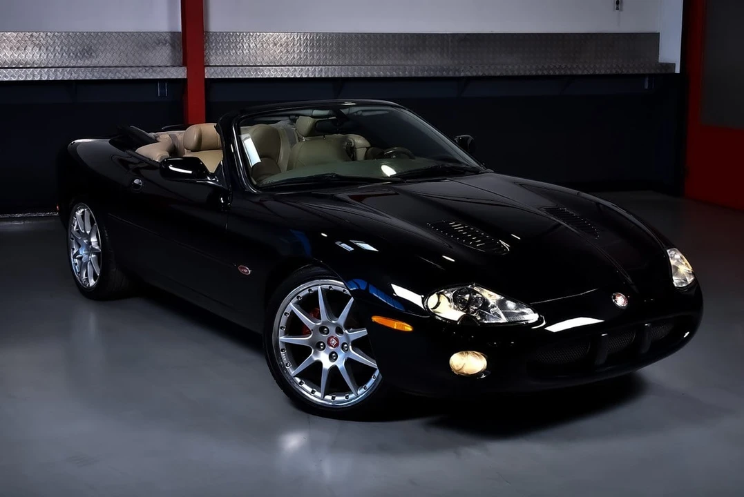 2002 Jaguar X100 XKR - Image 9 of 31