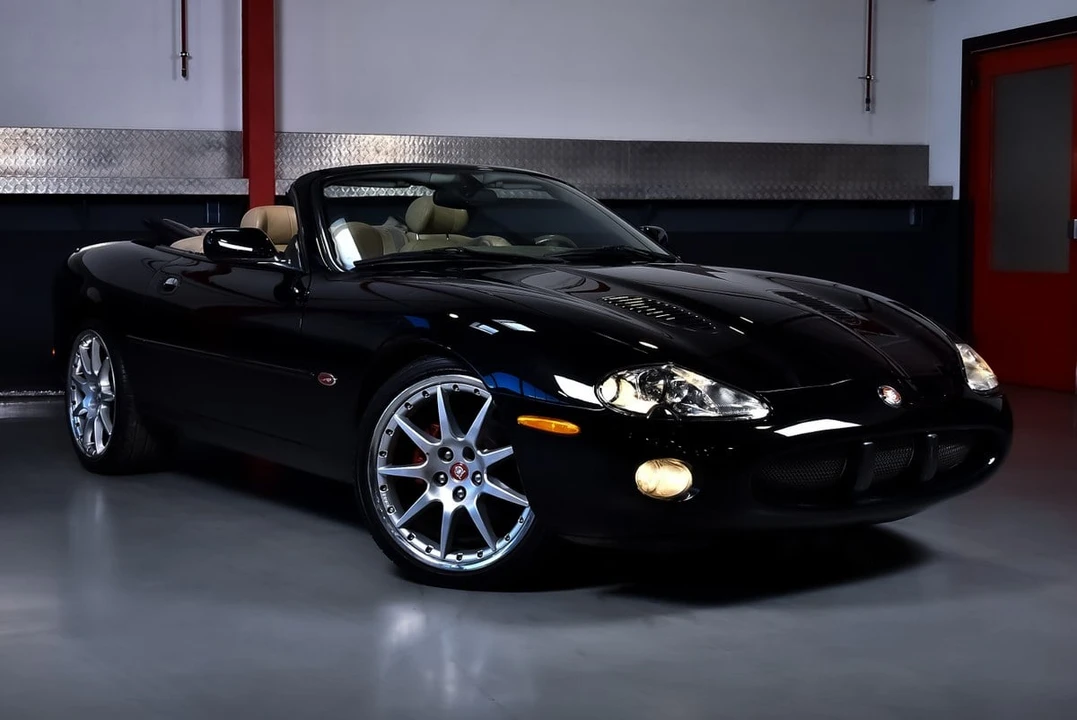 2002 Jaguar X100 XKR - Image 10 of 31