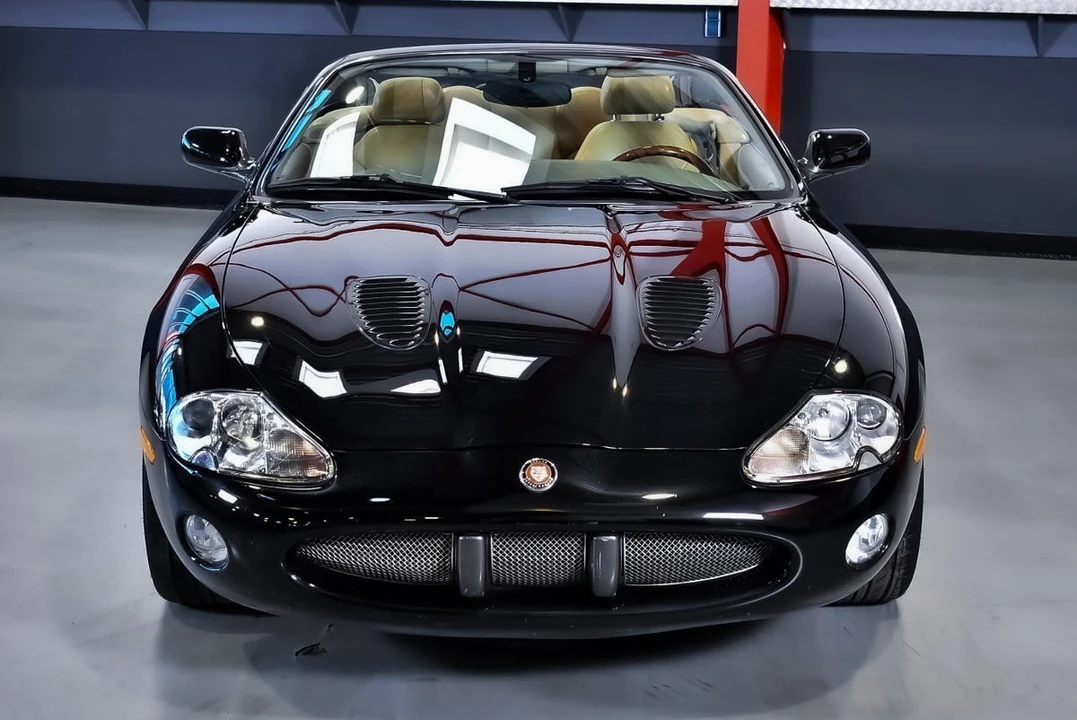 2002 Jaguar X100 XKR - Image 2 of 31