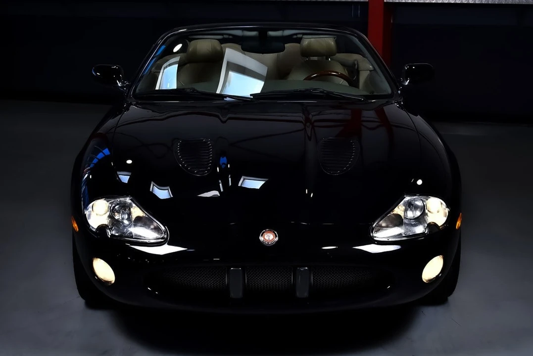 2002 Jaguar X100 XKR - Image 3 of 31