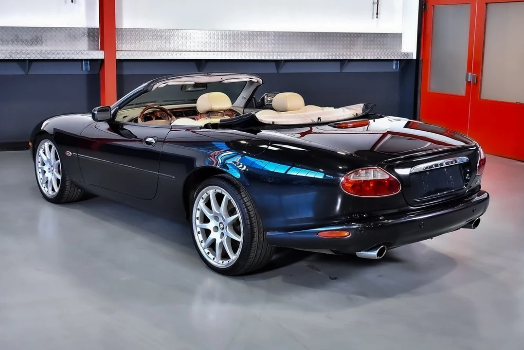 2002 Jaguar X100 XKR - Image 24 of 31