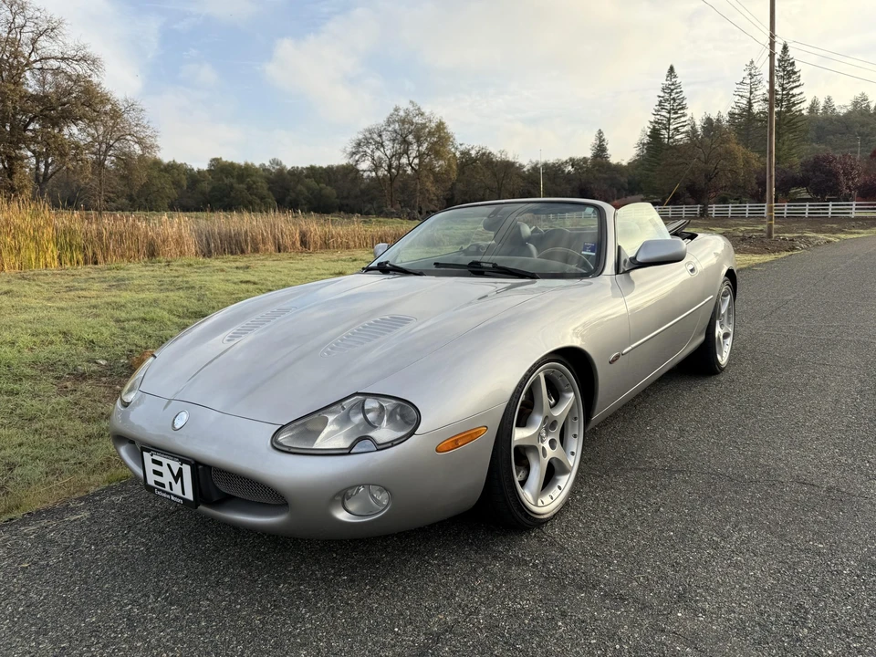 2002 Jaguar X100 XKR - Image 2 of 31
