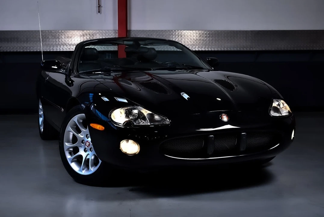 2002 Jaguar X100 XKR - Image 8 of 30