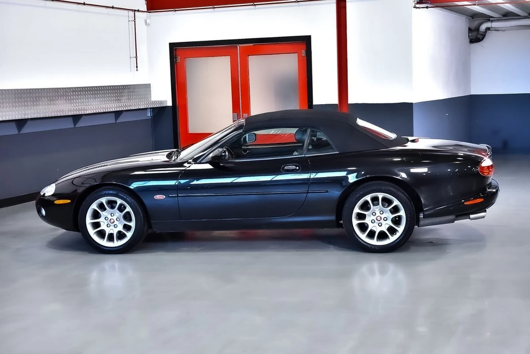 2002 Jaguar X100 XKR - Image 27 of 30
