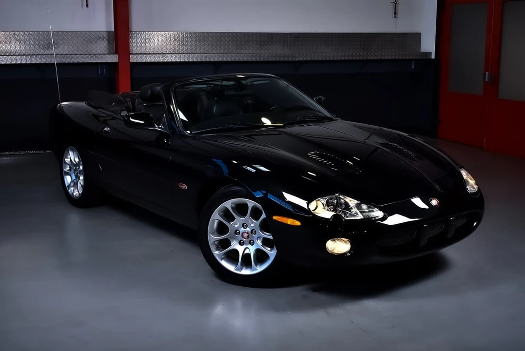 2002 Jaguar X100 XKR - Image 10 of 30