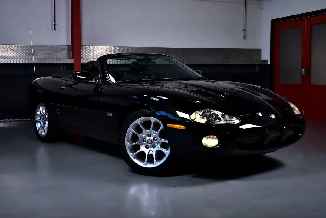 2002 Jaguar X100 XKR - Image 11 of 30