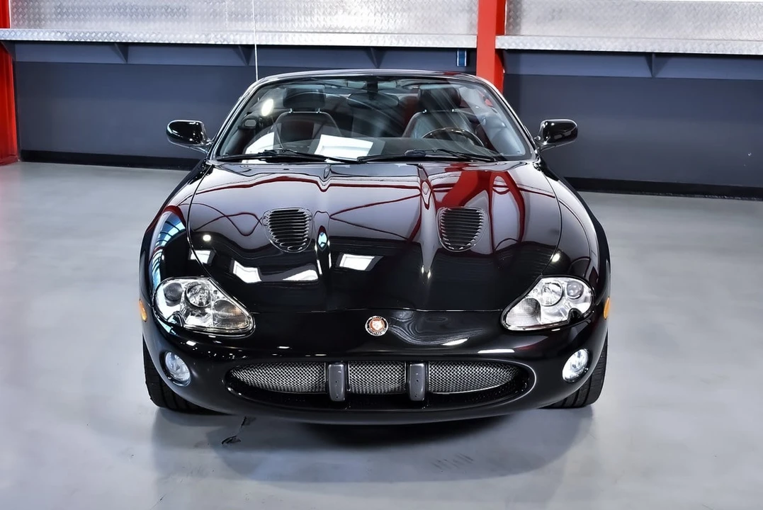 2002 Jaguar X100 XKR - Image 2 of 30
