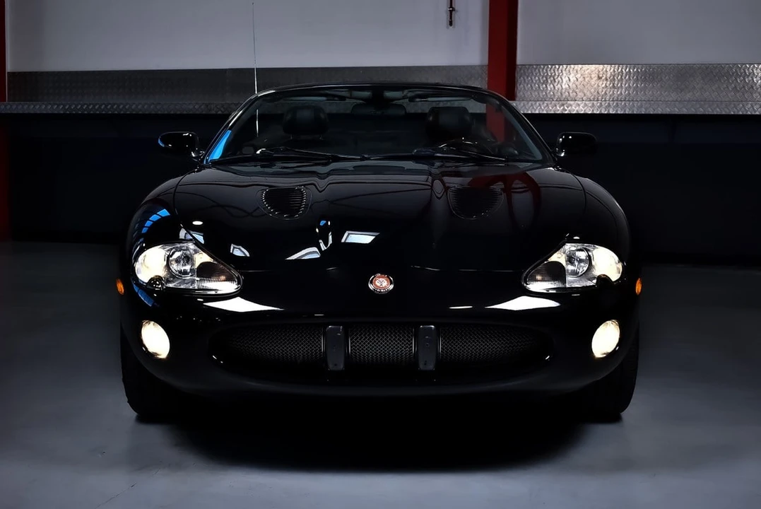 2002 Jaguar X100 XKR - Image 4 of 30
