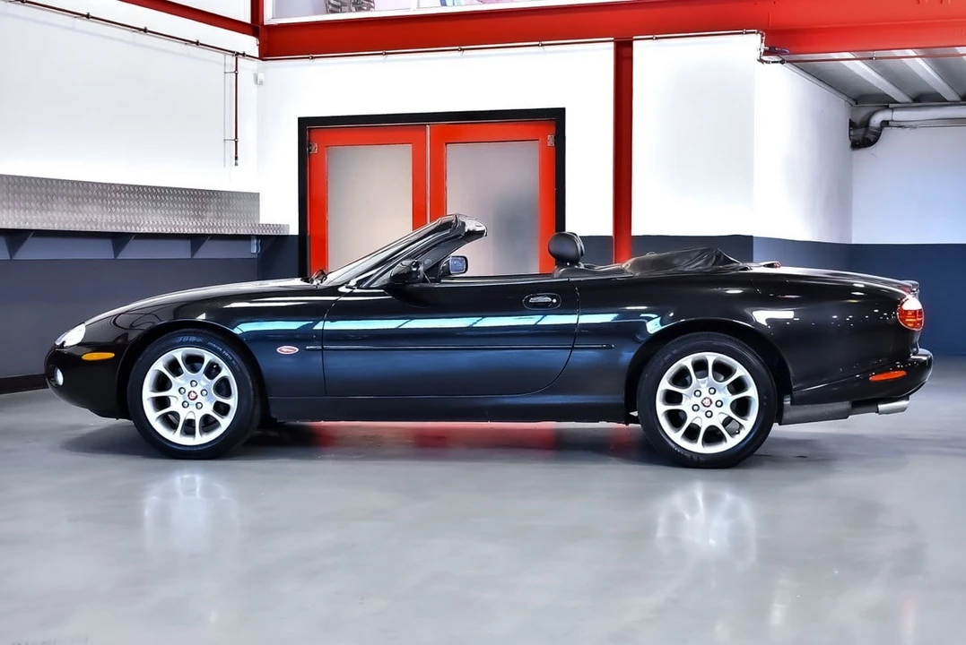 2002 Jaguar X100 XKR - Image 22 of 30