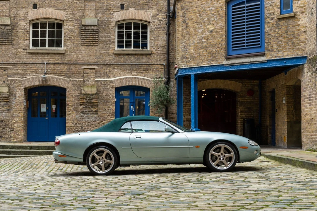 2002 Jaguar X100 XKR - Image 24 of 30