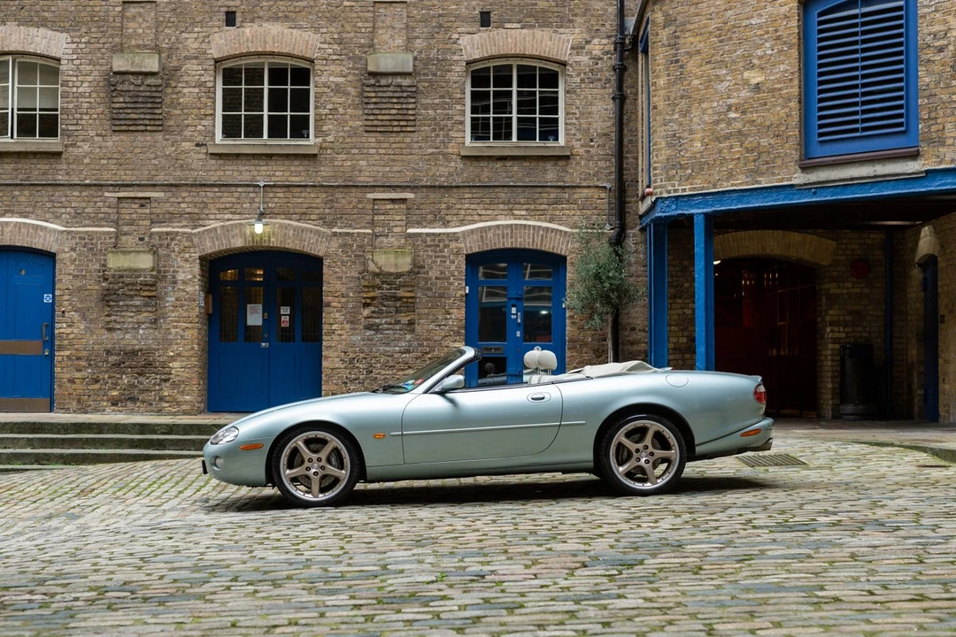 2002 Jaguar X100 XKR - Image 11 of 30