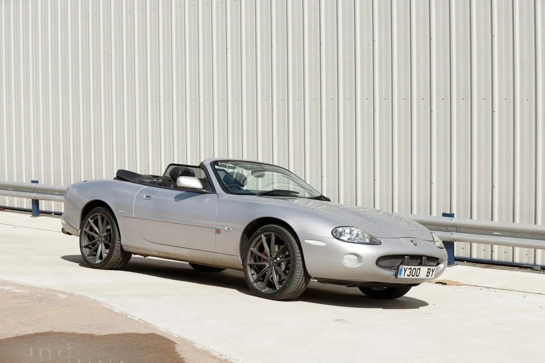 2002 Jaguar X100 XKR - Image 2 of 31