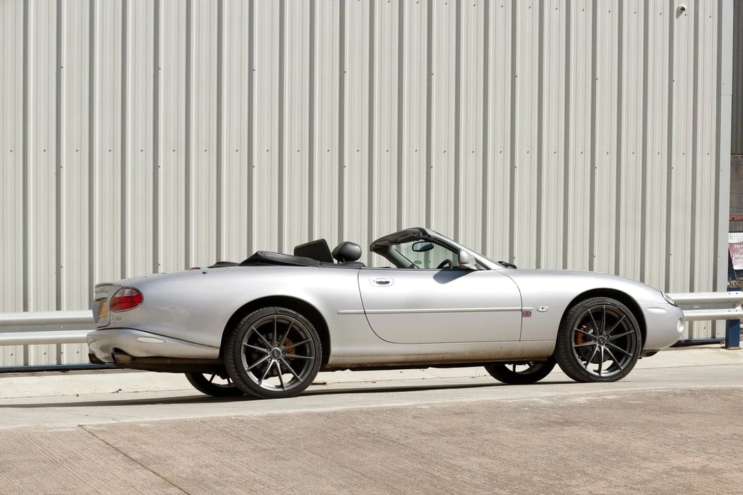 2002 Jaguar X100 XKR - Image 9 of 31