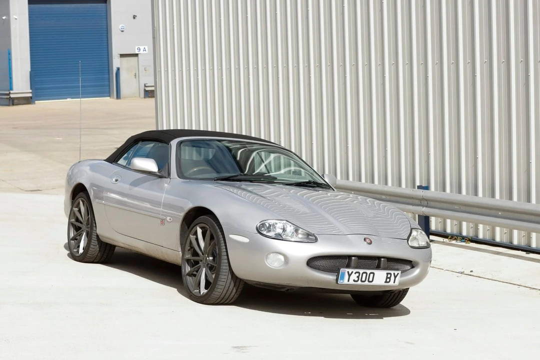 2002 Jaguar X100 XKR - Image 29 of 31