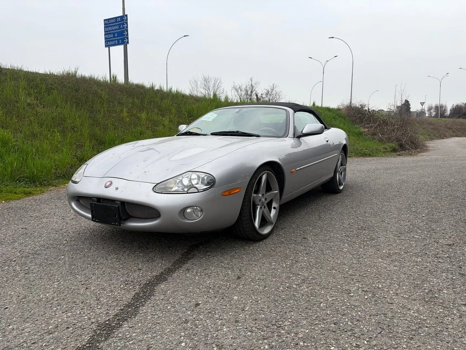 2002 Jaguar X100 XKR - Image 10 of 31