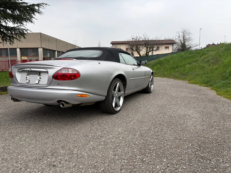 2002 Jaguar X100 XKR - Image 11 of 31