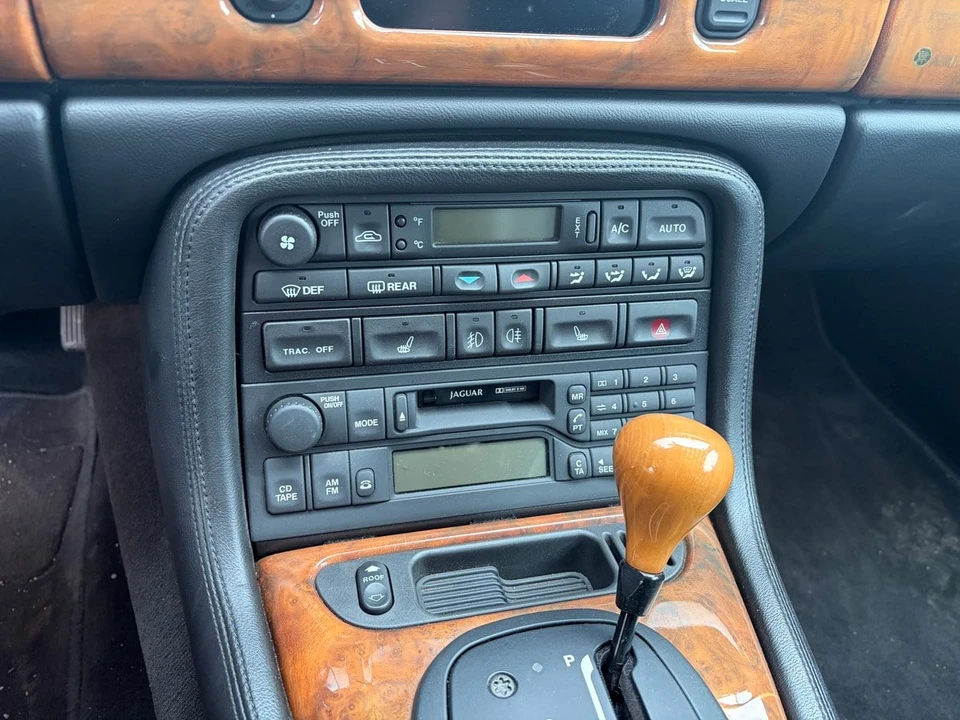 2002 Jaguar X100 XKR - Image 15 of 31
