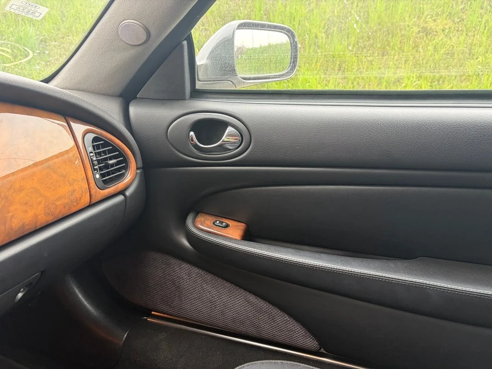 2002 Jaguar X100 XKR - Image 18 of 31