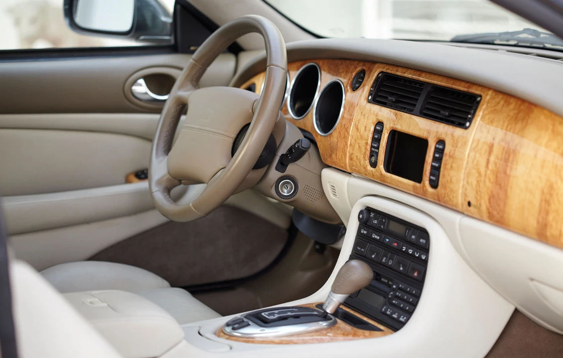 2002 Jaguar X100 XKR - Image 4 of 5