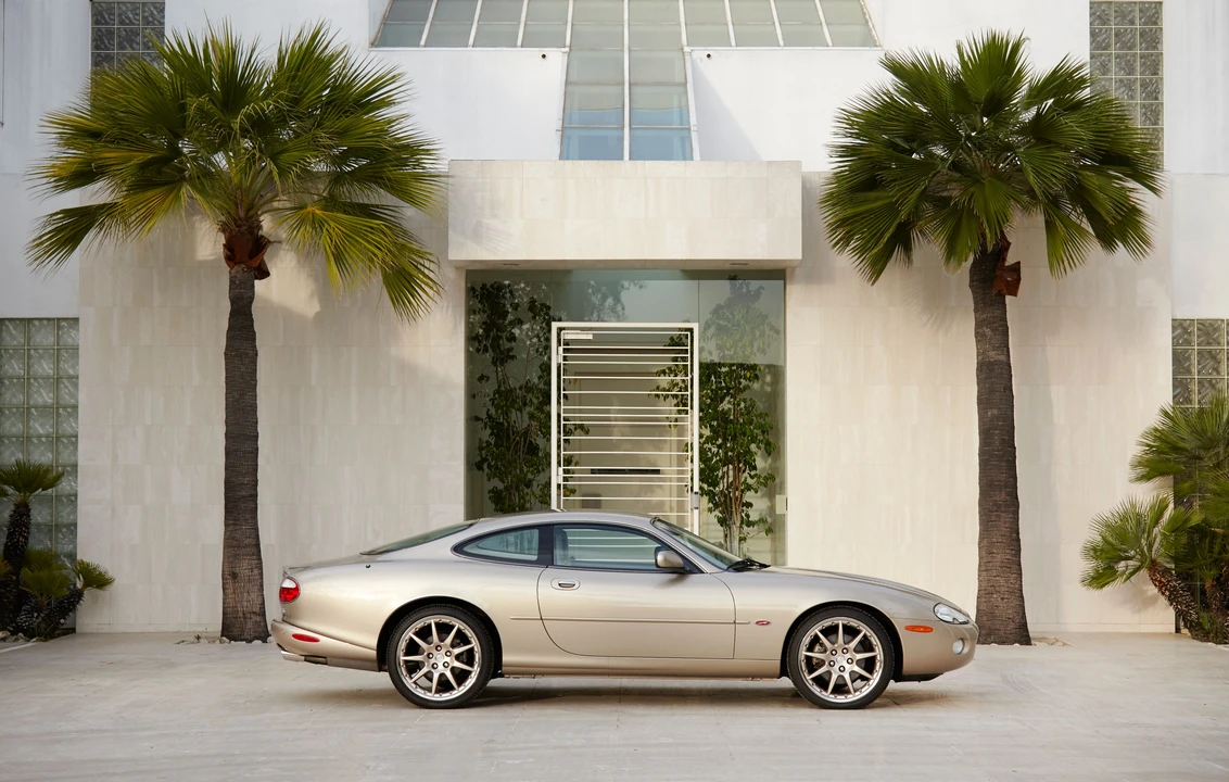 2002 Jaguar X100 XKR - Image 2 of 5