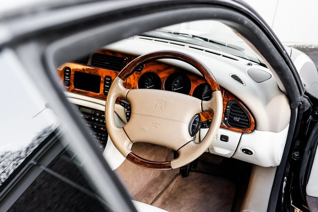 2002 Jaguar X100 XKR - Image 21 of 30