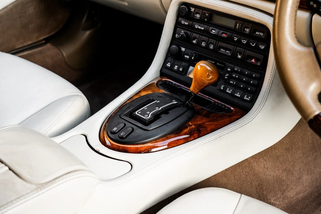 2002 Jaguar X100 XKR - Image 26 of 30