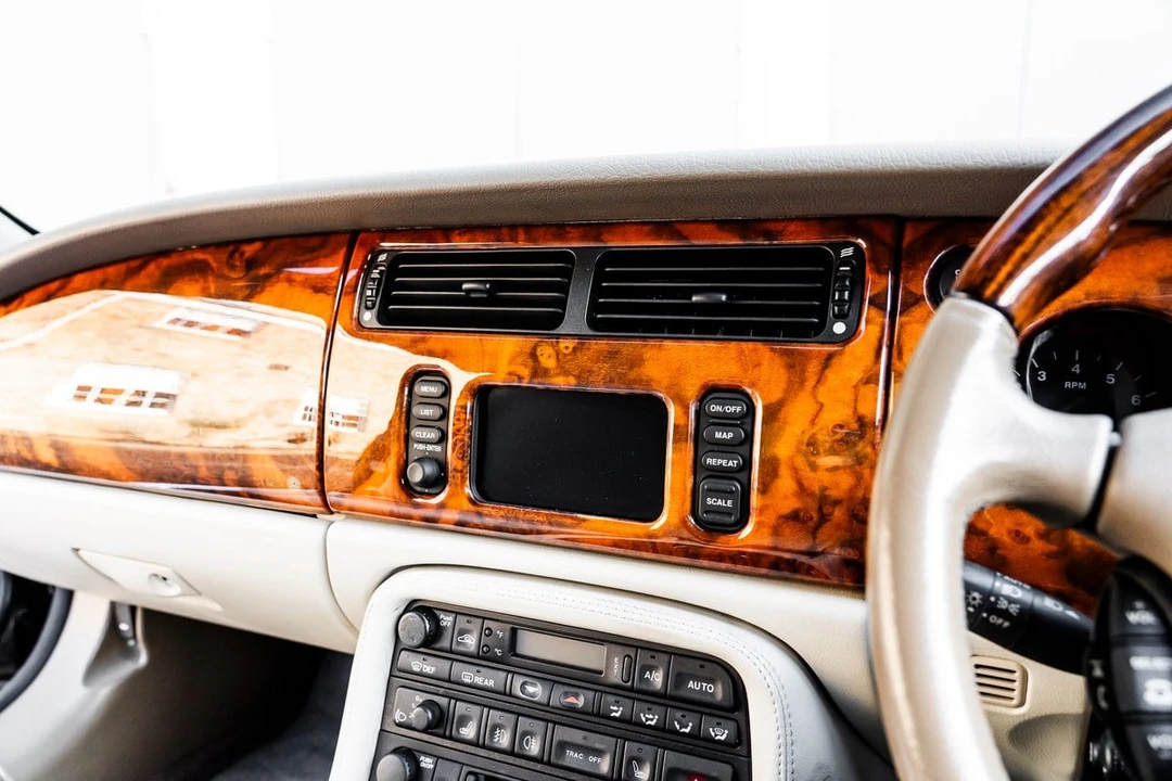 2002 Jaguar X100 XKR - Image 29 of 30