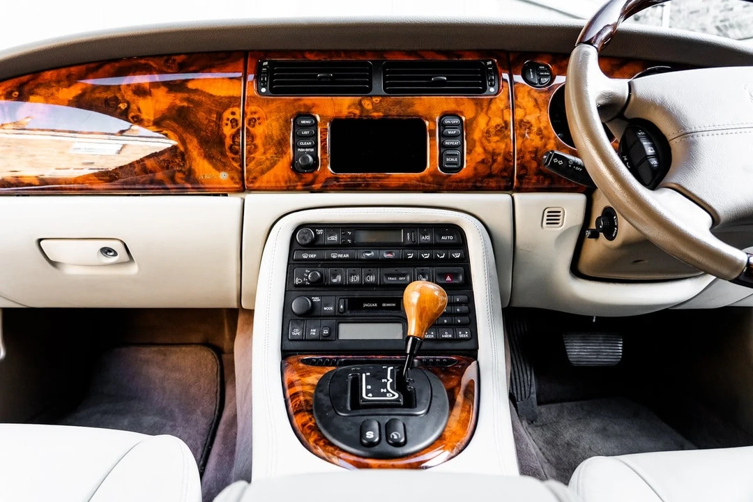 2002 Jaguar X100 XKR - Image 28 of 30