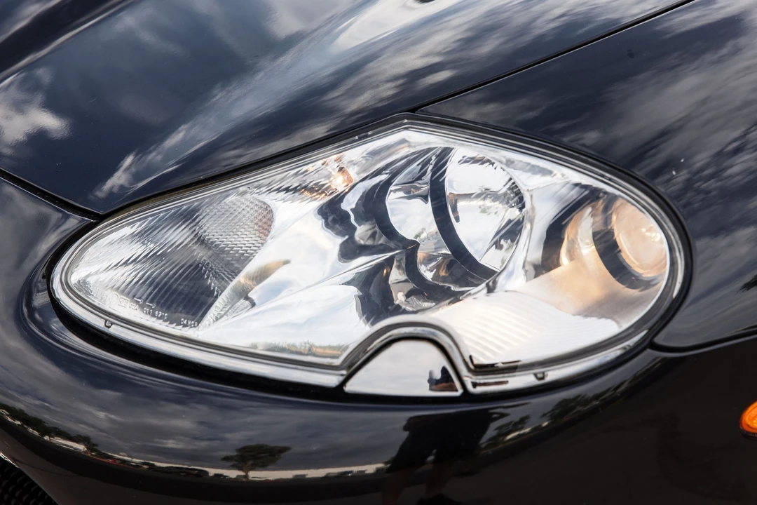2002 Jaguar X100 XKR - Image 28 of 31
