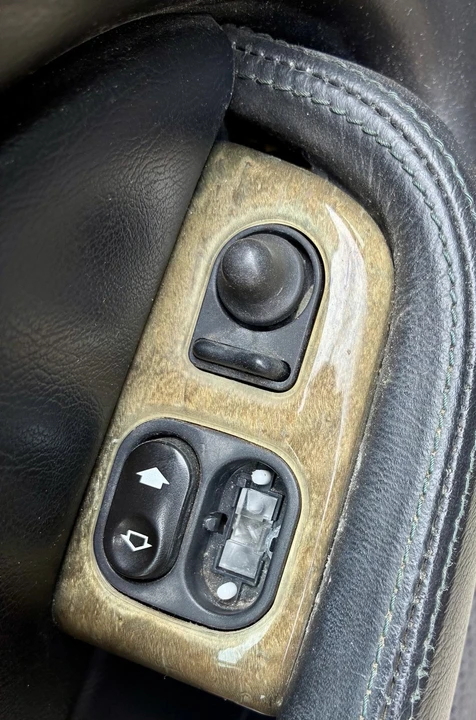 2002 Jaguar X100 XKR - Image 10 of 13