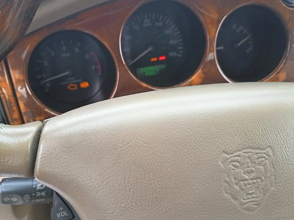 2002 Jaguar X100 XKR - Image 12 of 15