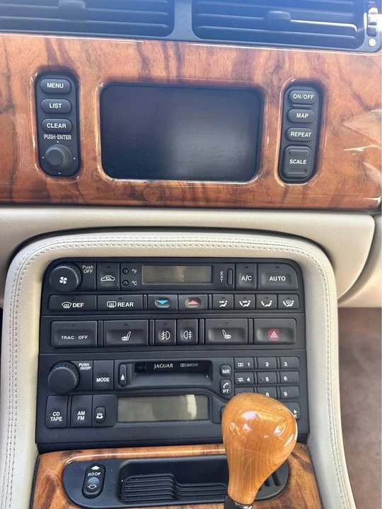 2002 Jaguar X100 XKR - Image 6 of 12
