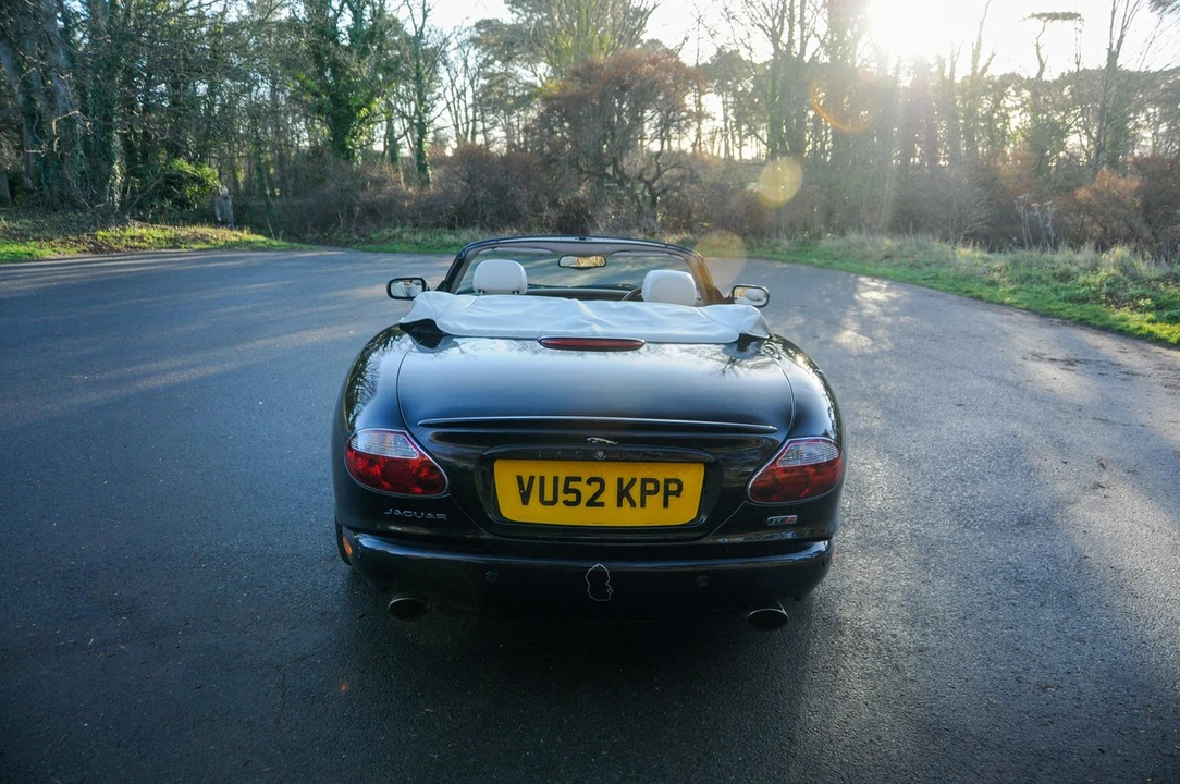 2002 Jaguar X100 XKR - Image 10 of 30