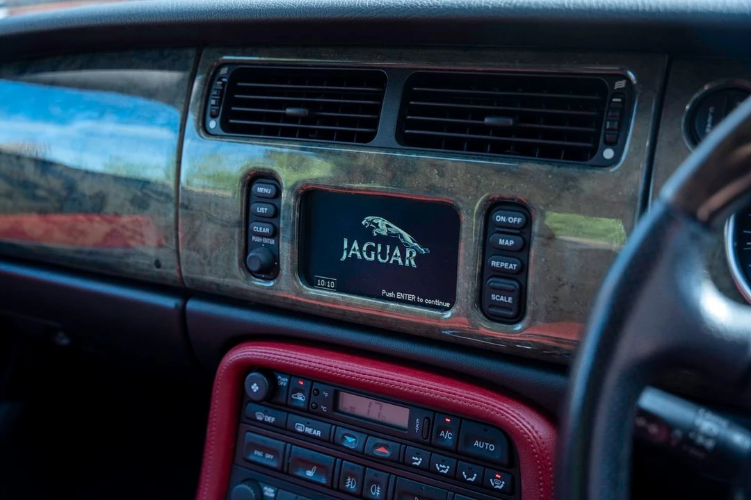 2002 Jaguar X100 XKR - Image 30 of 30
