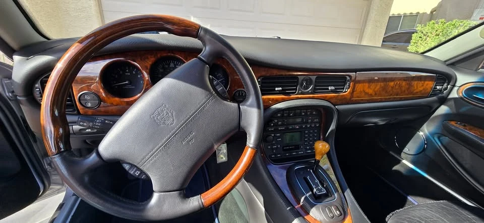 2002 Jaguar X308 XJ - Image 5 of 20