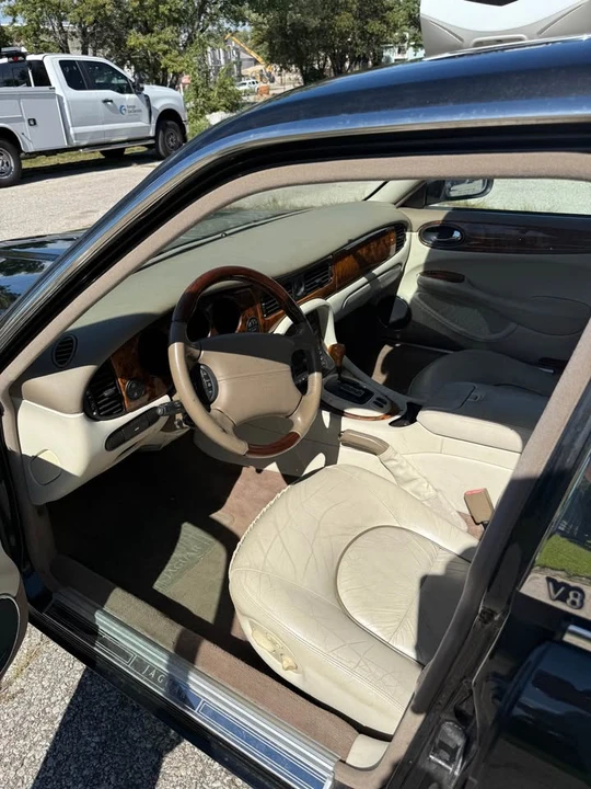 2002 Jaguar X308 XJ - Image 5 of 12