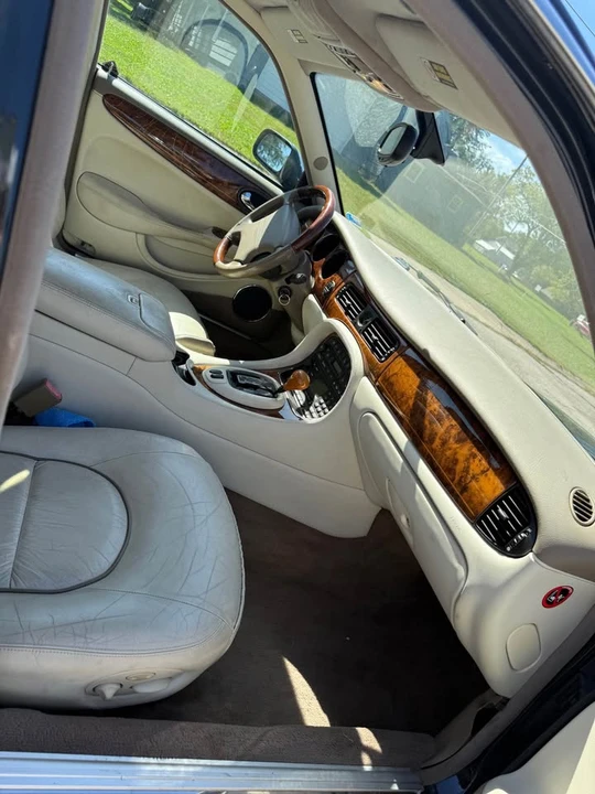 2002 Jaguar X308 XJ - Image 7 of 12