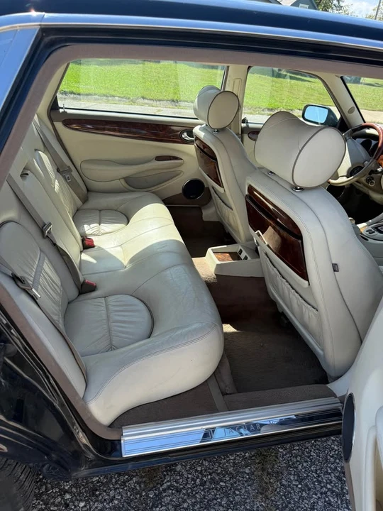 2002 Jaguar X308 XJ - Image 8 of 11