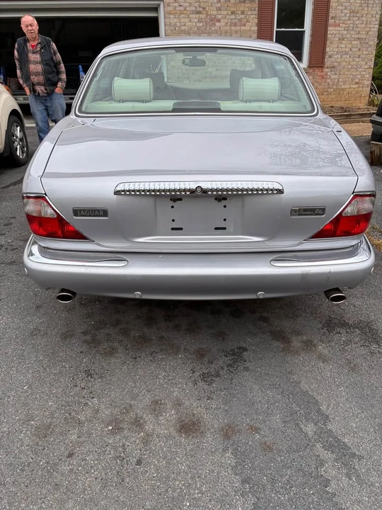 2002 Jaguar X308 XJ - Image 3 of 12