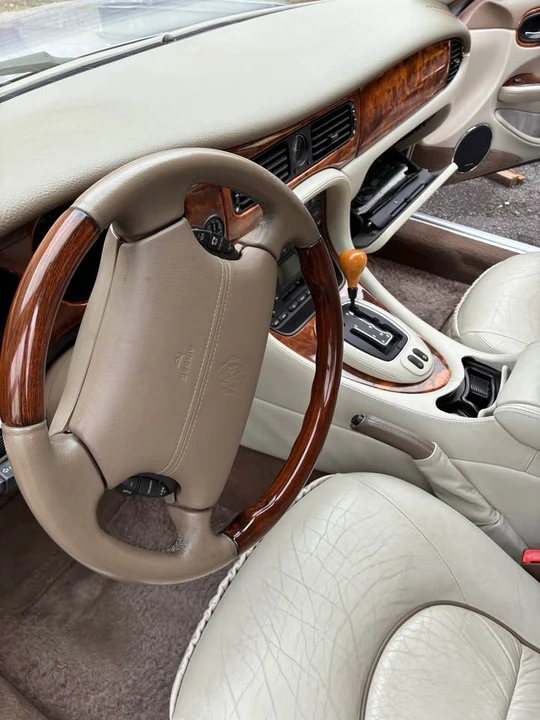 2002 Jaguar X308 XJ - Image 10 of 12