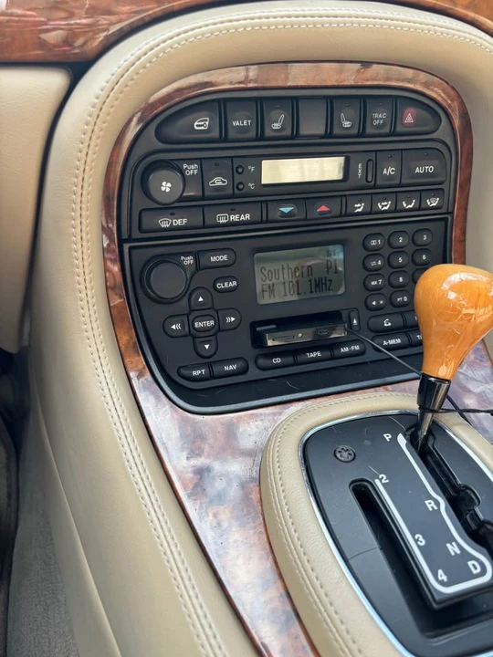 2002 Jaguar X308 XJ - Image 13 of 14