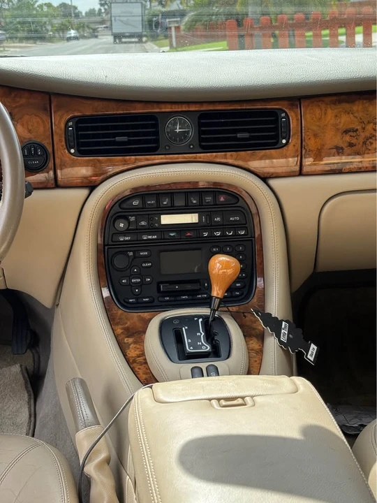 2002 Jaguar X308 XJ - Image 11 of 14
