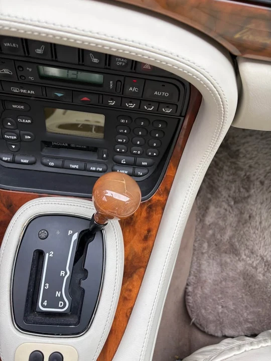2002 Jaguar X308 XJ - Image 7 of 9